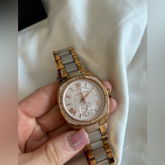 Michael Kors Rose Gold Watch and Bangle Set - Picture 11 of 13